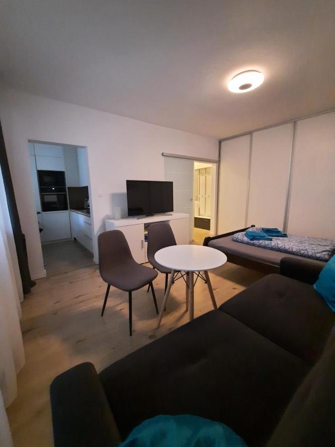 Apartment Klimka With Balcony, Free Wifi And Free Parking Μπρατισλάβα Εξωτερικό φωτογραφία